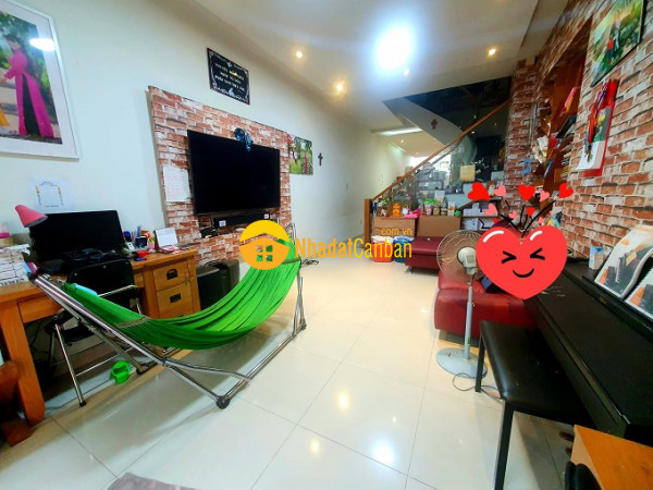 Bán nhà hxh phan văn trị, p12, bình thạnh, 80m2, 3 tầng, tặng nội thất. 8,2 ty